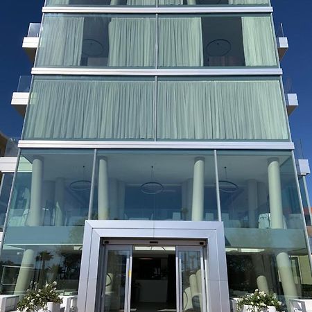 Hotel Commodore Червия Екстериор снимка