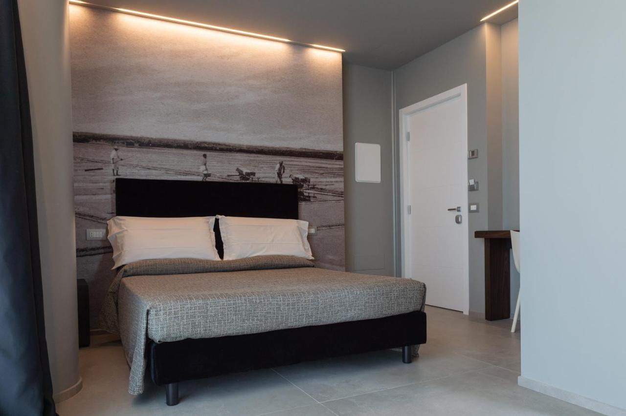 Hotel Commodore Червия Екстериор снимка