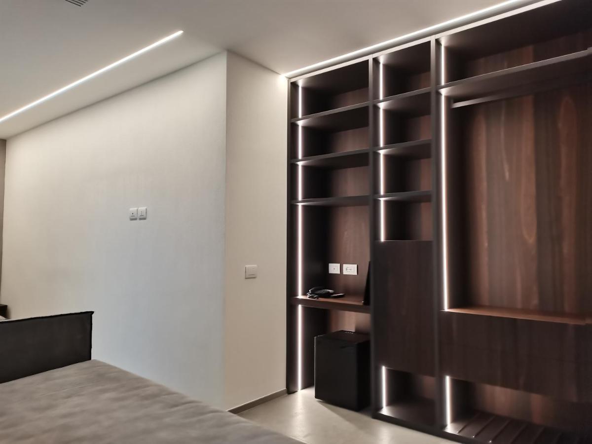 Hotel Commodore Червия Екстериор снимка