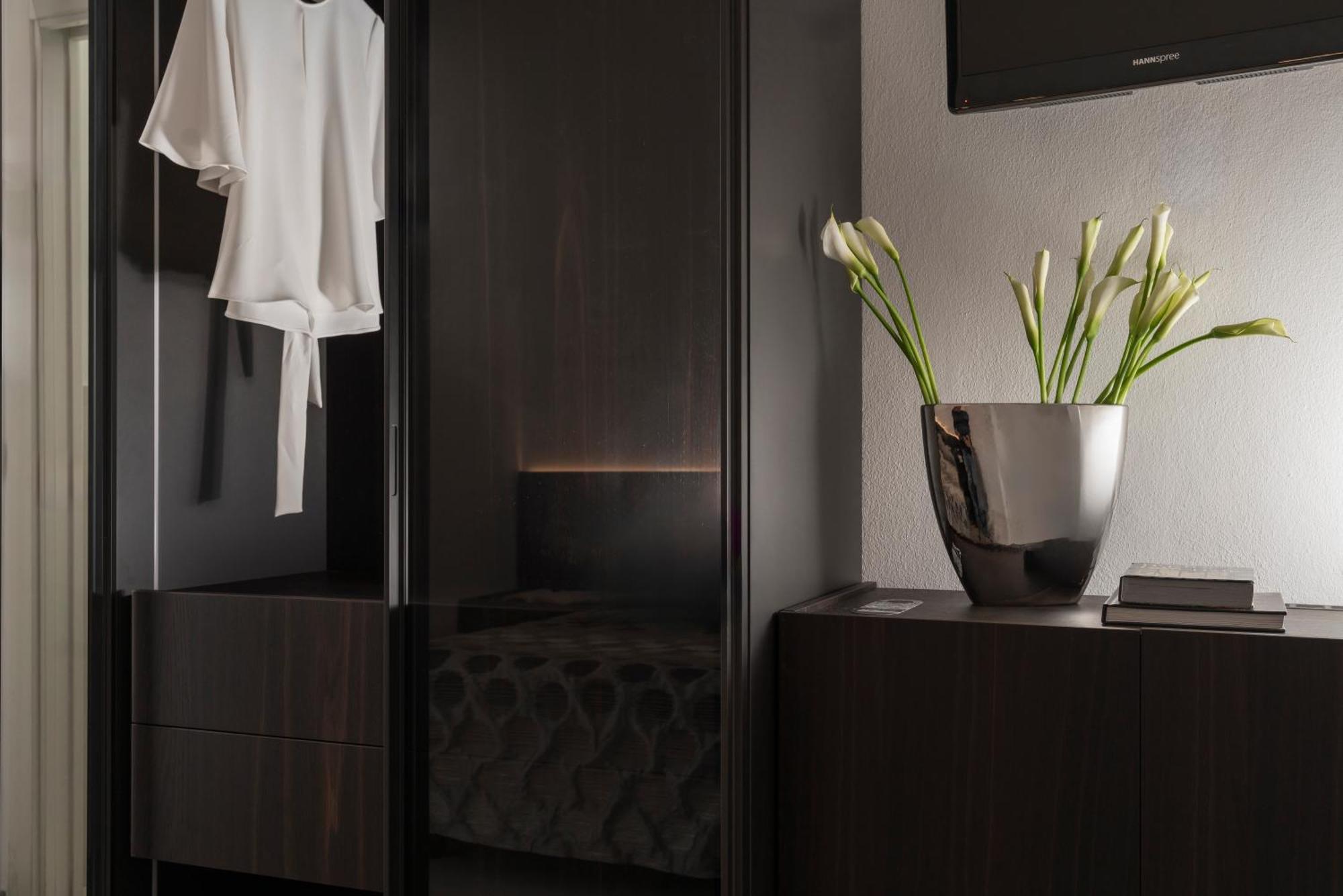 Hotel Commodore Червия Екстериор снимка